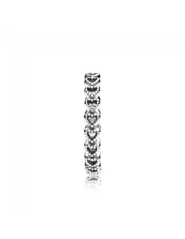 Anillo Pandora de plata con corazones. 