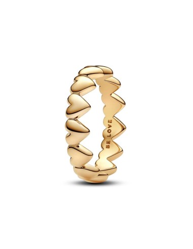Anillo con un recubrimiento en oro de 14k Fila de Corazones