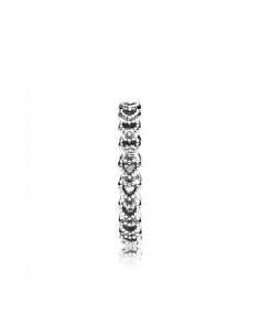Anillo Pandora de plata con corazones.  2