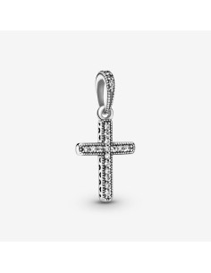 Colgante Cruz Clásica en Plata de Ley con Circonitas y Detalles de Corazones | Pandora 397571CZ