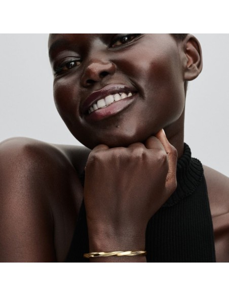 Brazalete Abierto Retorcido en Baño de Oro de 14k – Pandora Essence
