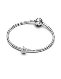 Mini charm herradura texturizada en plata de ley – símbolo de buena suerte 2