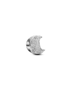 Mini charm media luna texturada en plata de ley – brillo simbólico
