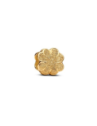 Mini charm trébol texturado con baño electrolítico de oro 14 k – símbolo de buena fortuna