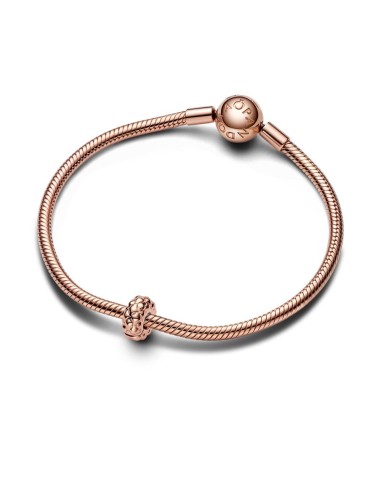 Clip con un recubrimiento en oro rosa de 14k con Tachuelas Fino Pandora