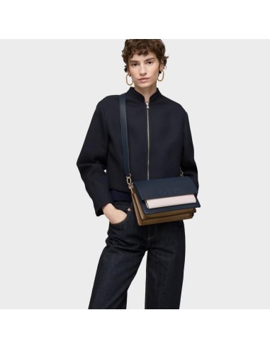 Bolso Bandolera Mediano Azul y Rosa Audree Saffiano - Estilo y Versatilidad