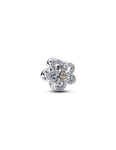 Charm en plata de ley y con un recubrimiento en oro de 14k Flor en Filigrana y Pavé