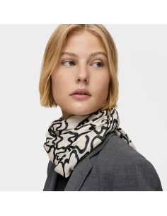 Foulard TOUS Kaos color arena – Pañuelo elegante y versátil en tonos neutros