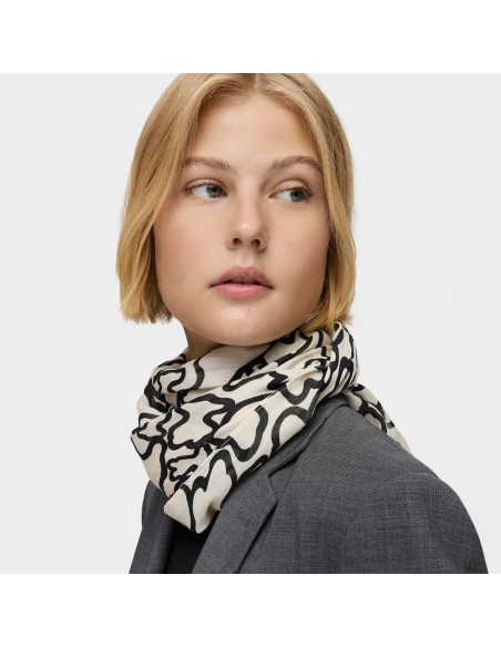Foulard TOUS Kaos color arena – Pañuelo elegante y versátil en tonos neutros