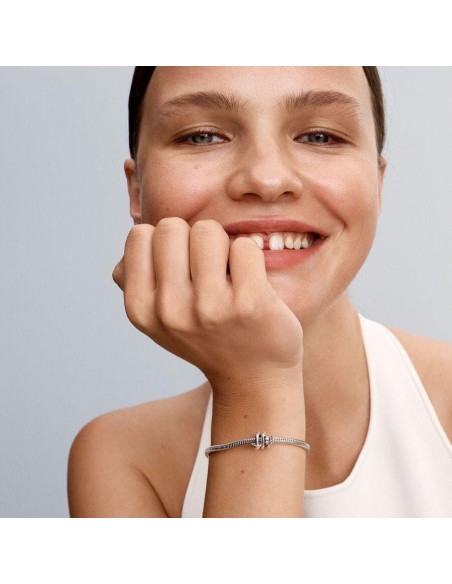 Charm Flecha Retorcida de Pandora en Plata de Ley con Circonitas Cúbicas